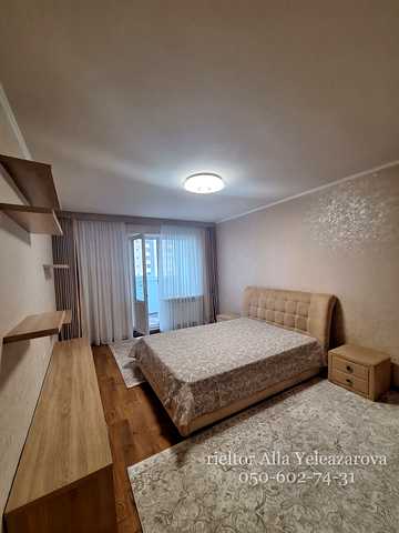 Здолбунівська вул., 13