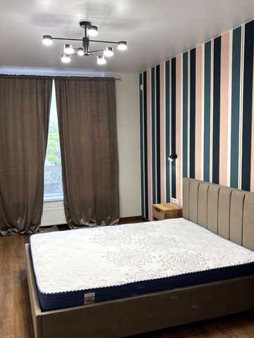 Кадетський Гай вул., 10