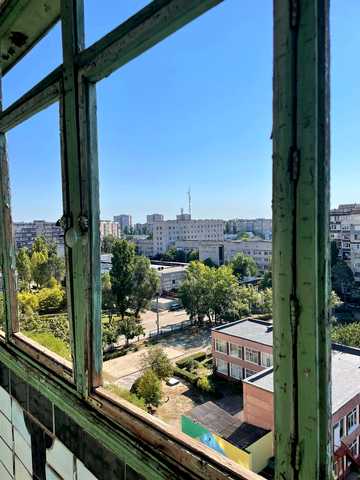 Металургів просп., 22