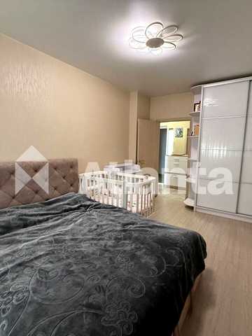 Михайла Грушевського вул., 30б