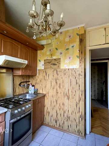 Вацлава Гавела бульв. (Івана Лепсе), 5
