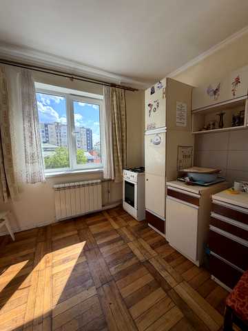 Червоної Калини просп., 90