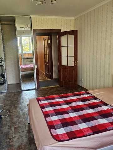 Володимира Івасюка просп. (Героїв Сталінграду), 28