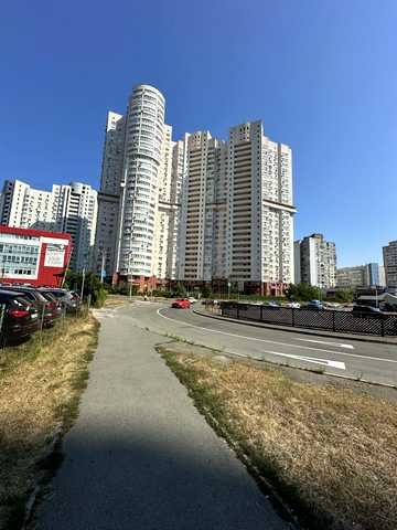 Олександра Мишуги вул., 12