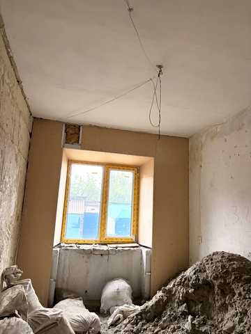 Центральна, 66