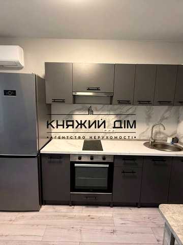 Приміська вул., (18)