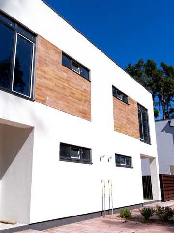 Полтавська вул., 50
