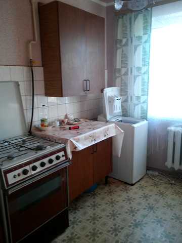 Вацлава Гавела бульв. (Івана Лепсе), 32