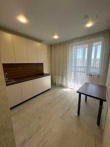 Миру вул., 53
