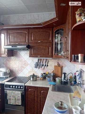 Наталії Ужвій вул., 102