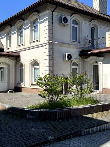 Кишинівська вул., 4