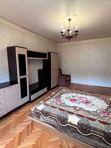 Оболонський просп., 30