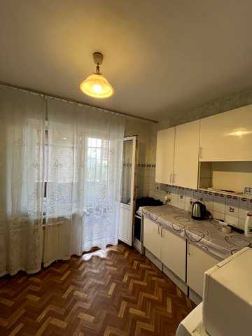Автозаводська вул., 77