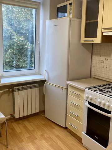 Академіка Глушкова просп., 24