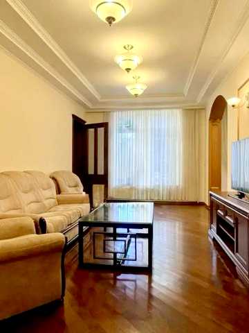 Круглоуніверситетська вул., 3-5