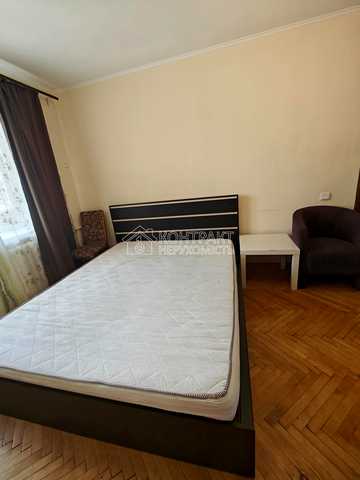 Вартових Неба вул. (Тобольська), 38