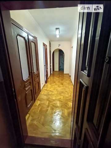 15 Квітня вул., 7