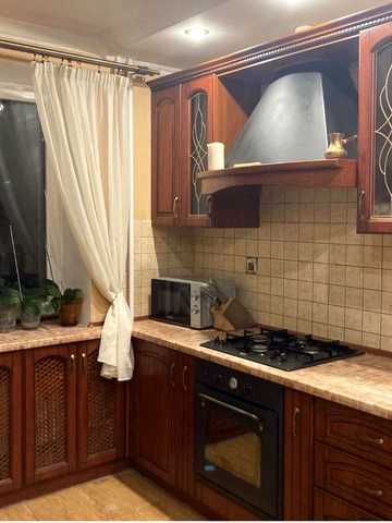 Гулака-Артемовського вул., 7