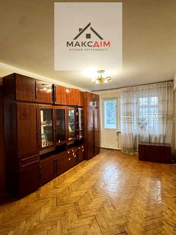 Степана Бандери просп., 5
