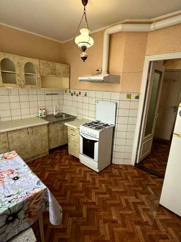 Донецьке шосе, 7