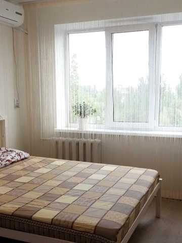 Добровольців пров., 10