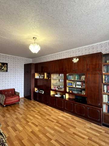 Металургів просп., 76а