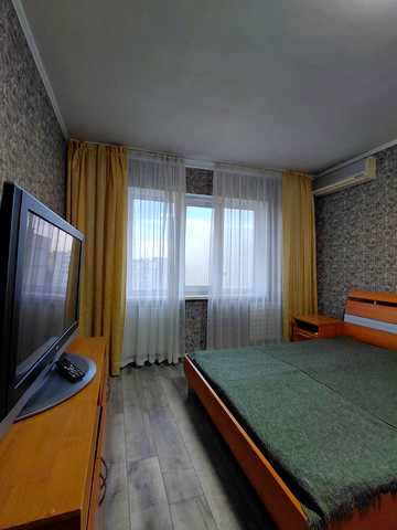 Героїв Дніпра вул., 61