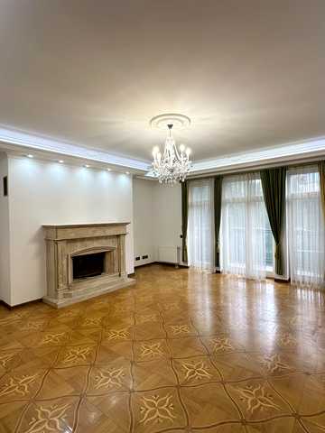 Назарівська вул. (Вєтрова), 11