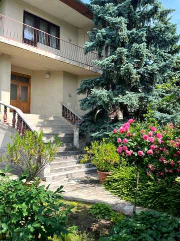 Тисянська вул., 5
