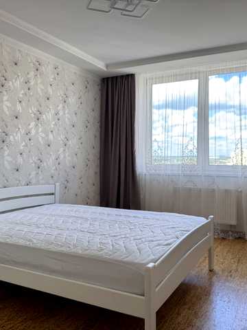 Юрія Поправки вул. (Миколи Лебедєва), 14