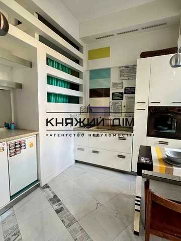Саксаганського вул., 125
