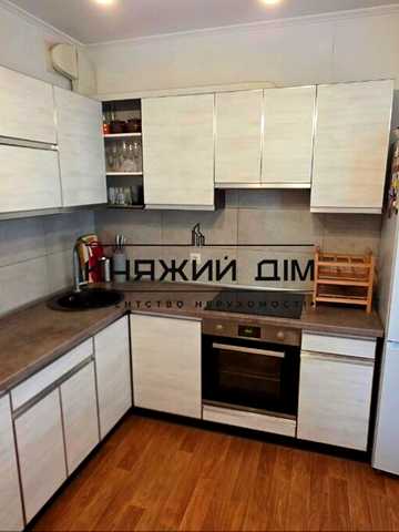 Бориса Гмирі вул., 12-Б