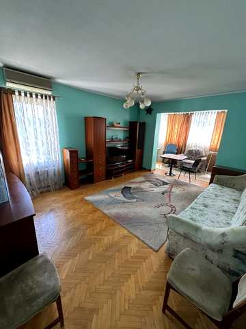 Академіка Корольова вул., 74б