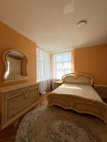 Велика Васильківська вул. (Червоноармійська), 84/20