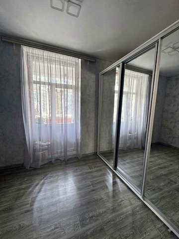 Індустріальний просп. (Фрунзе), 38