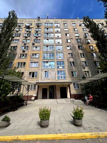 Добровольців пров., 10
