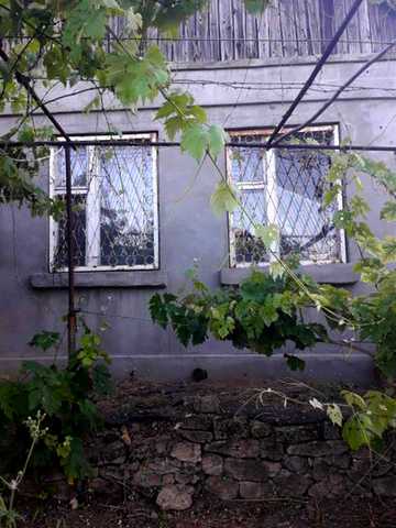 Каменярів вул., 12
