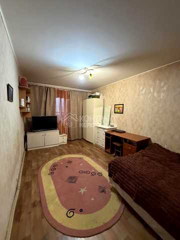 Познанська вул., 8Б