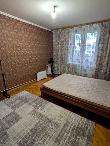 Павла Тичини просп., 10