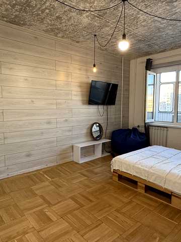 Миколи Бажана просп., 28