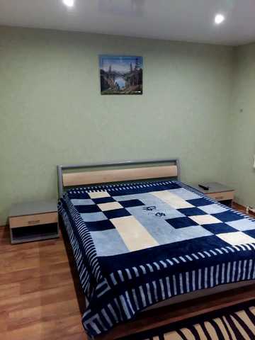 Зіньківська вул., 18