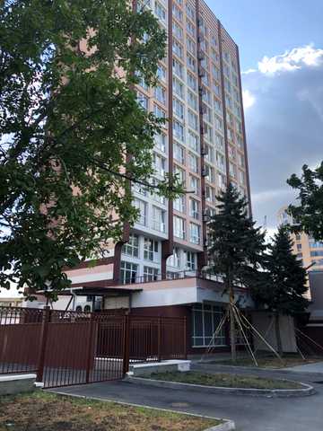Літературна вул., Будинок