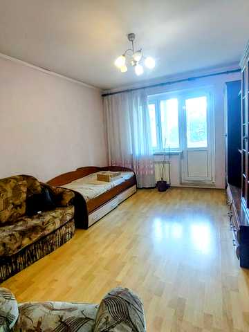 Ніжинська вул., 7