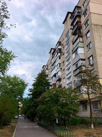 Мілютенка вул., 28-А