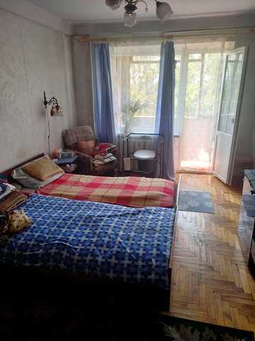 Олімпійська вул., 10
