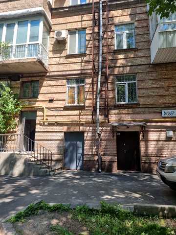 Кропивницького вул., 18