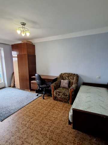 Павла Тичини просп., 21