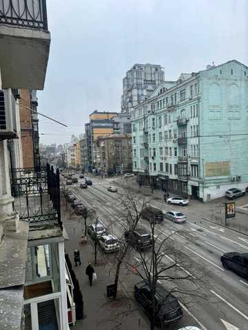Саксаганського вул., 81