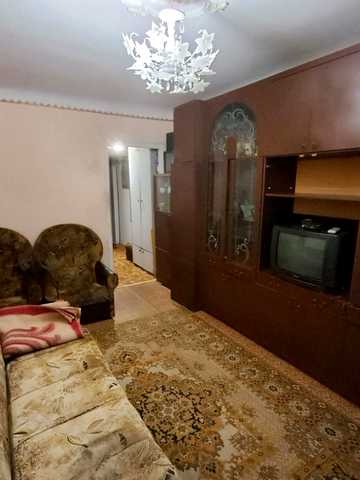 Героїв Крут вул. (12 Квітня), 25-А