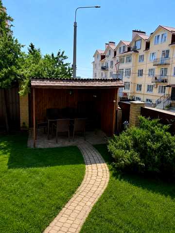 Богдана Хмельницького вул., 7